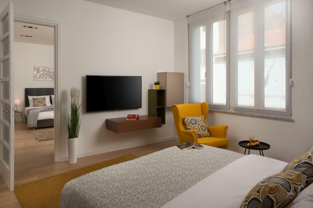 Carducci Apartment - Center Pula Luaran gambar