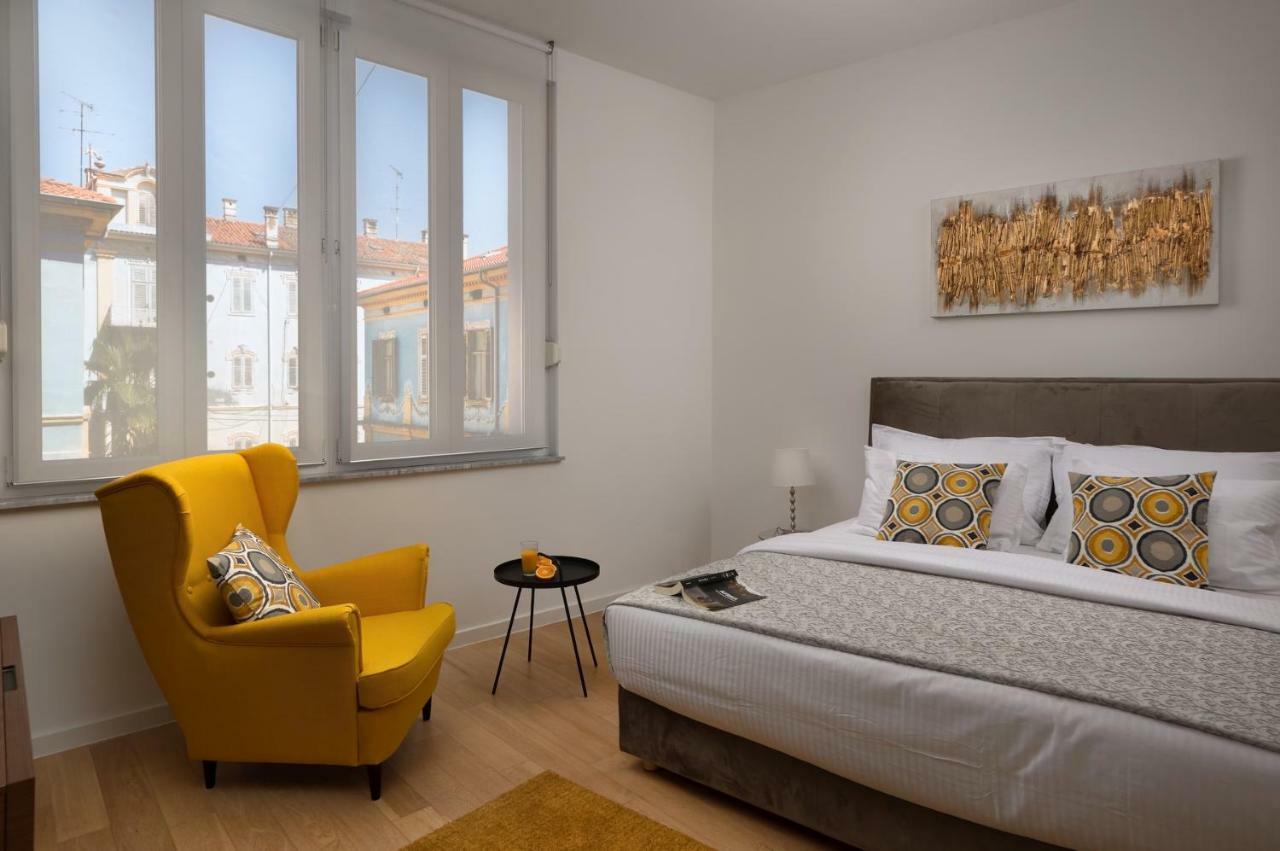 Carducci Apartment - Center Pula Luaran gambar