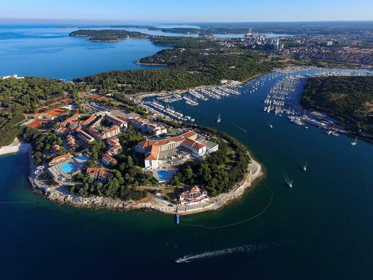 Carducci Apartment - Center Pula Luaran gambar