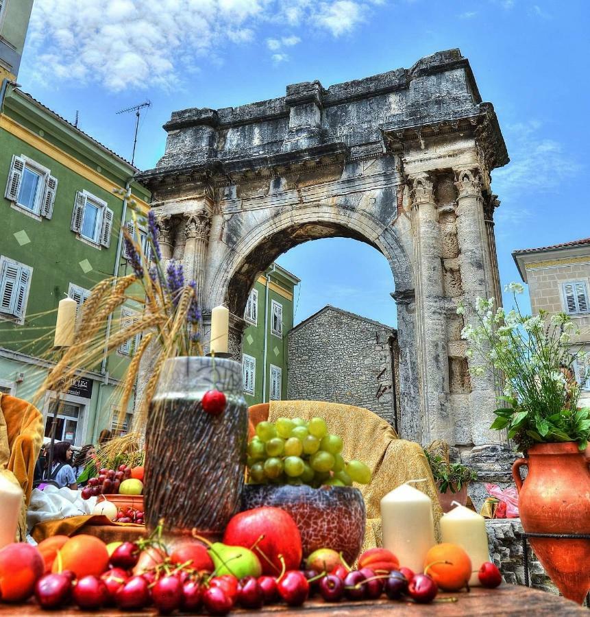 Carducci Apartment - Center Pula Luaran gambar