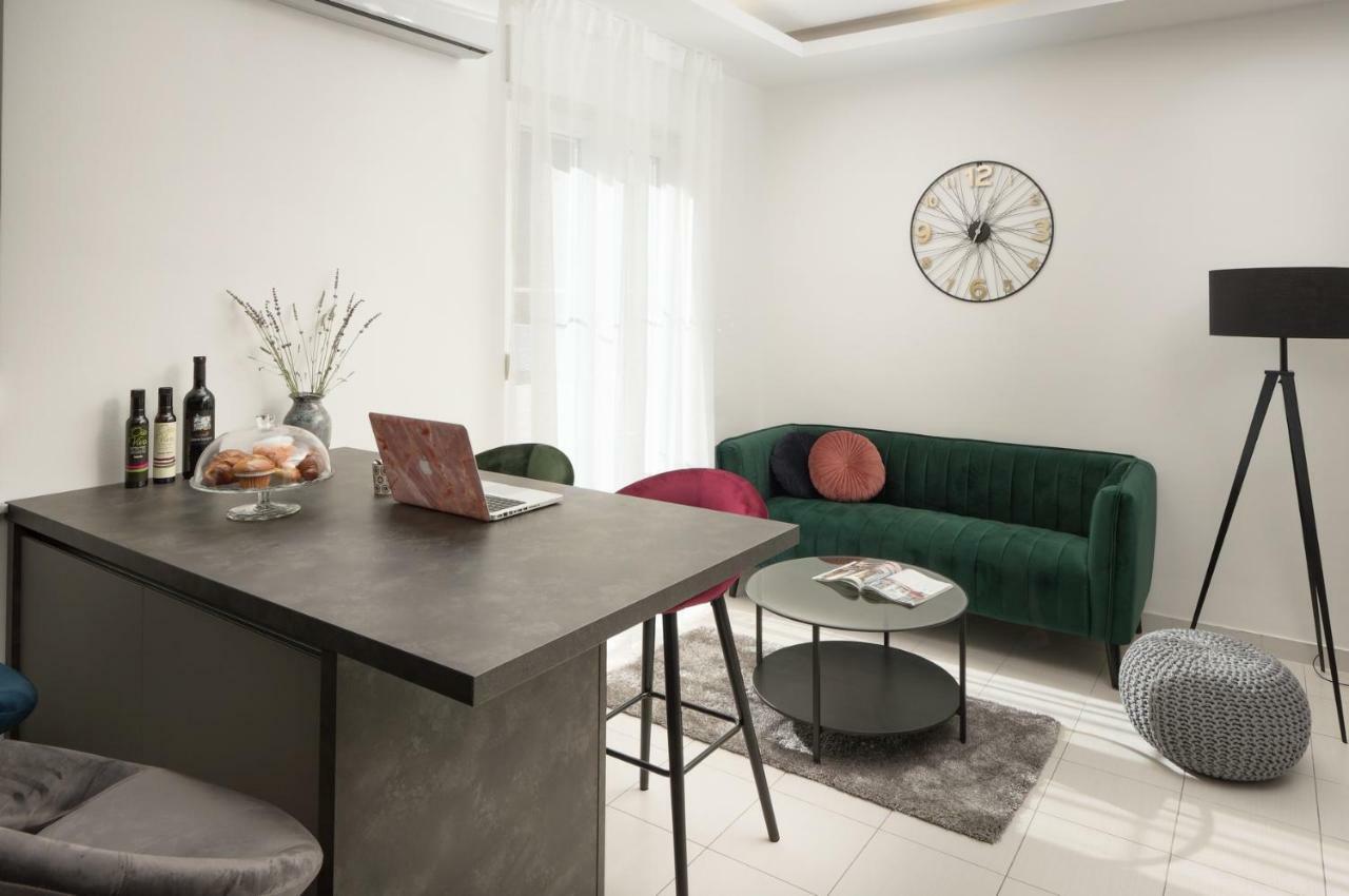 Carducci Apartment - Center Pula Luaran gambar